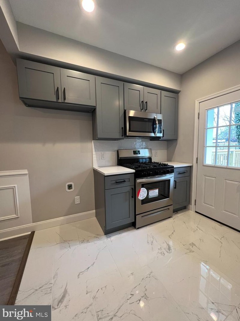 5246 Sydenham St, Philadelphia, PA 19141-1618