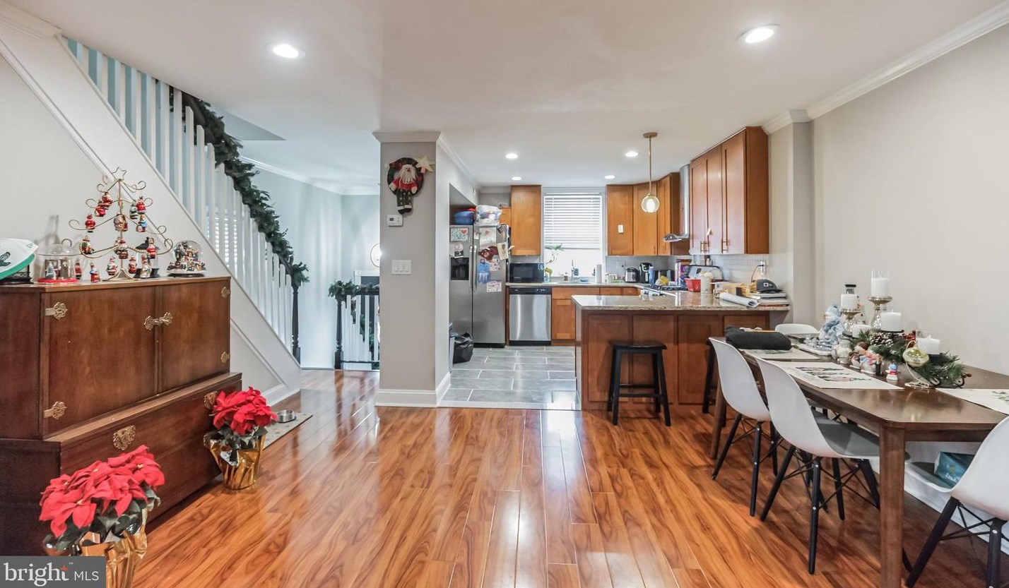 4219 Whiting Rd, Philadelphia PA  19154-2808 exterior