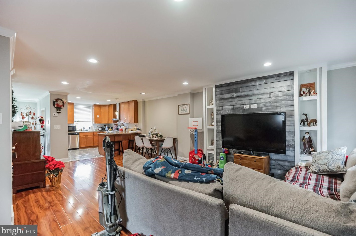 4219 Whiting Rd, Philadelphia PA  19154-2808 exterior