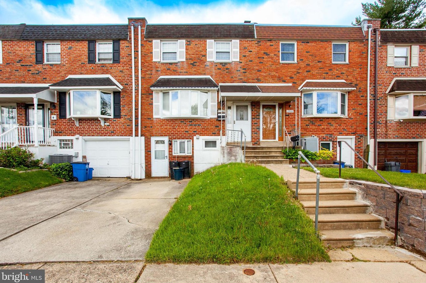 12442 Sweet Briar Pl, Philadelphia, PA 19154-1316