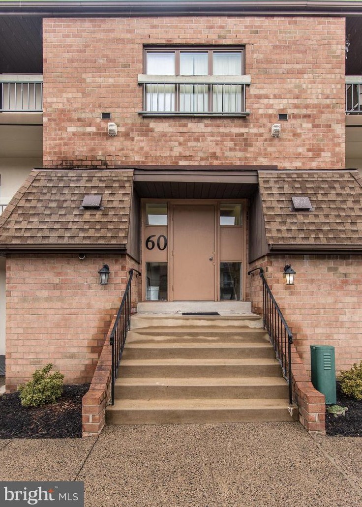 60104 Delaire Landing Rd, Philadelphia, PA 19114-5402
