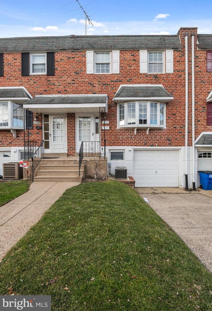 12512 Medford Pl, Philadelphia, PA 19154-1911