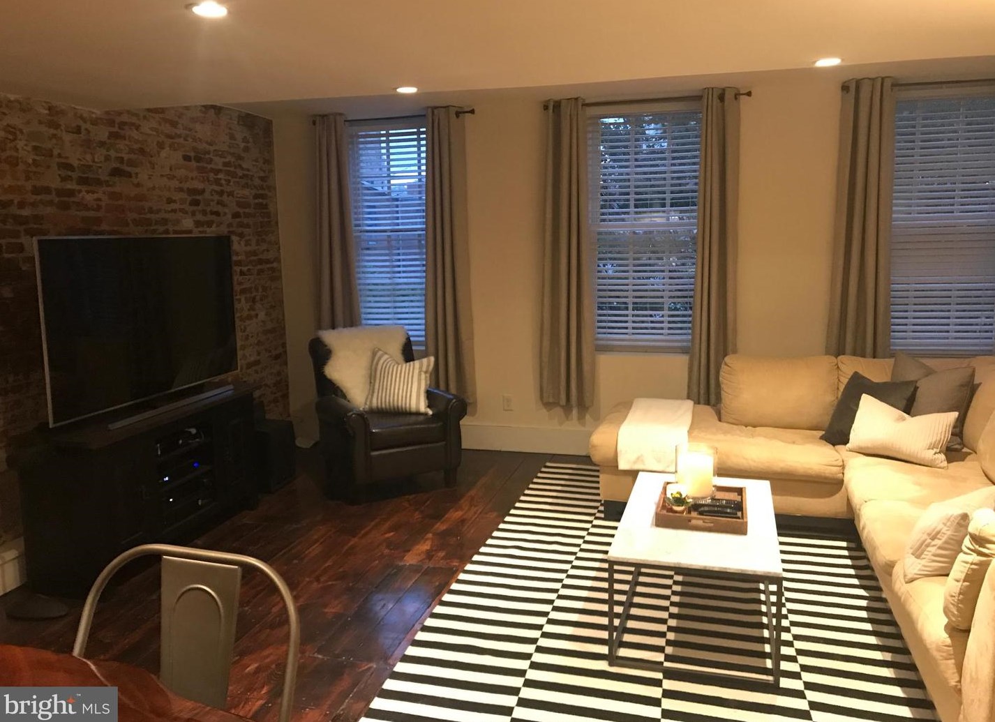 126 N 3rd St #4, Philadelphia, PA 19106