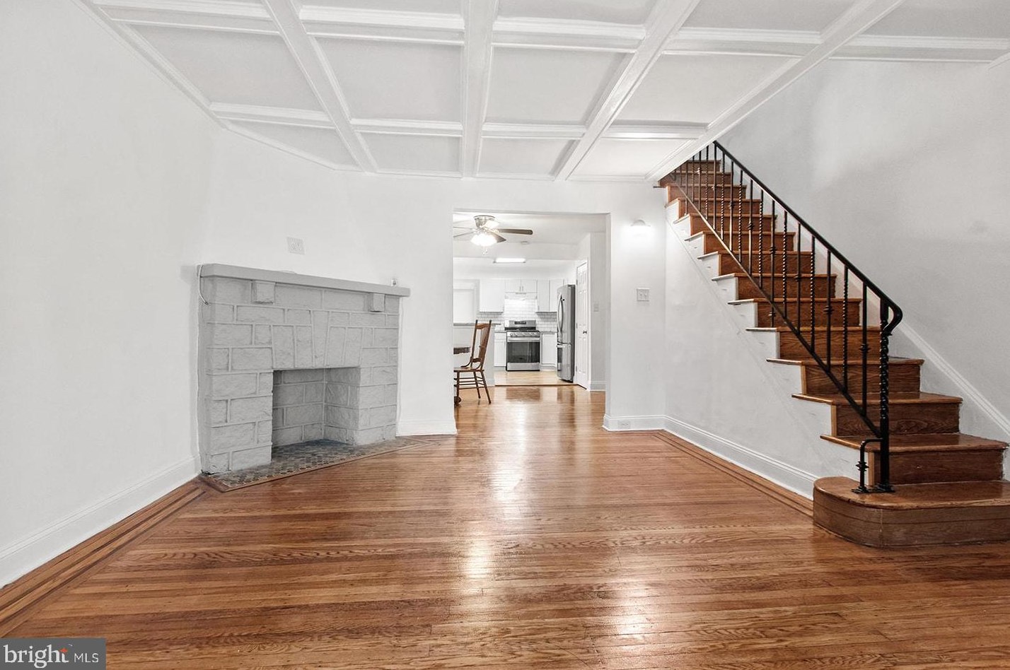 6418 Dicks Ave, Philadelphia, PA 19142-3019