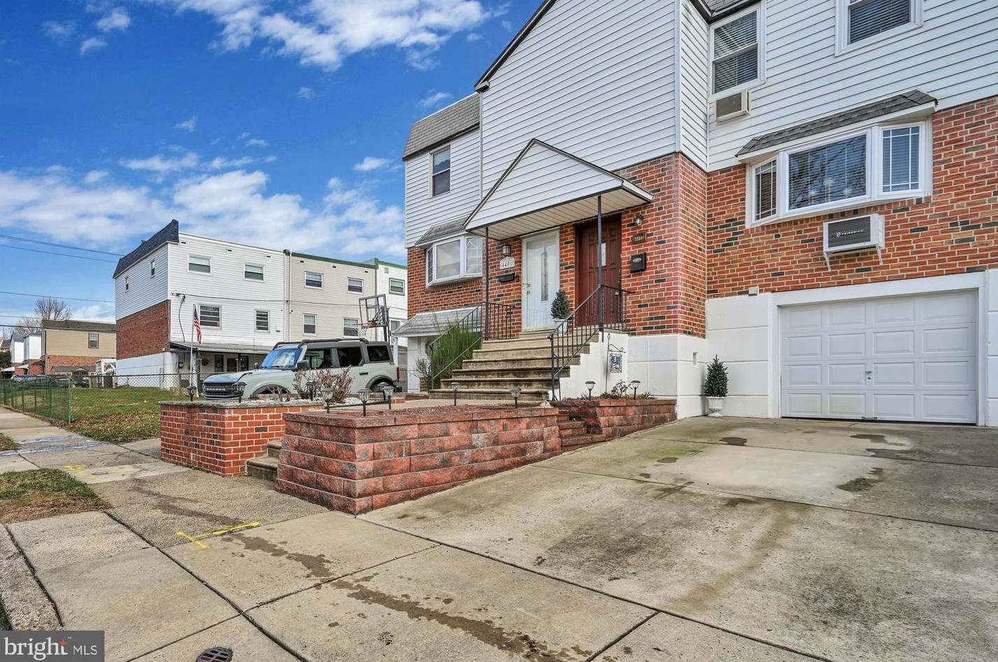 4403 Deerpath Ln, Philadelphia, PA 19154-4320