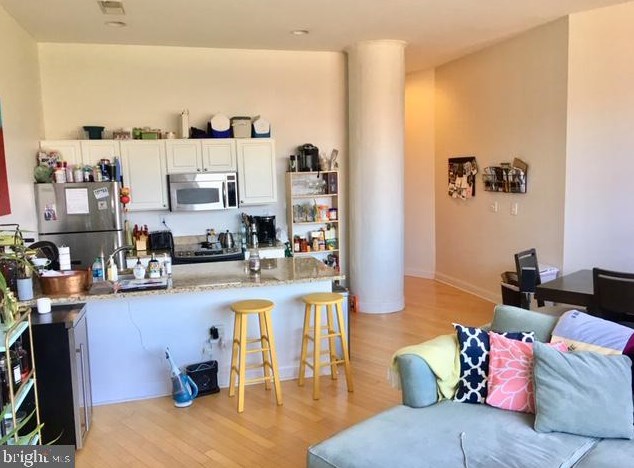 315 Arch St #404, Philadelphia, PA 19106