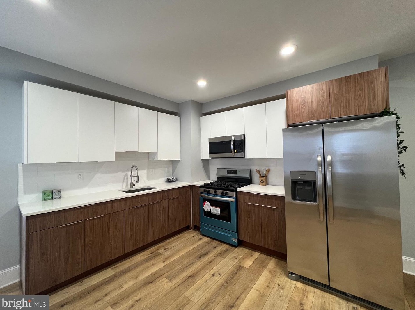 211 Wister St, Philadelphia, PA 19144-1826