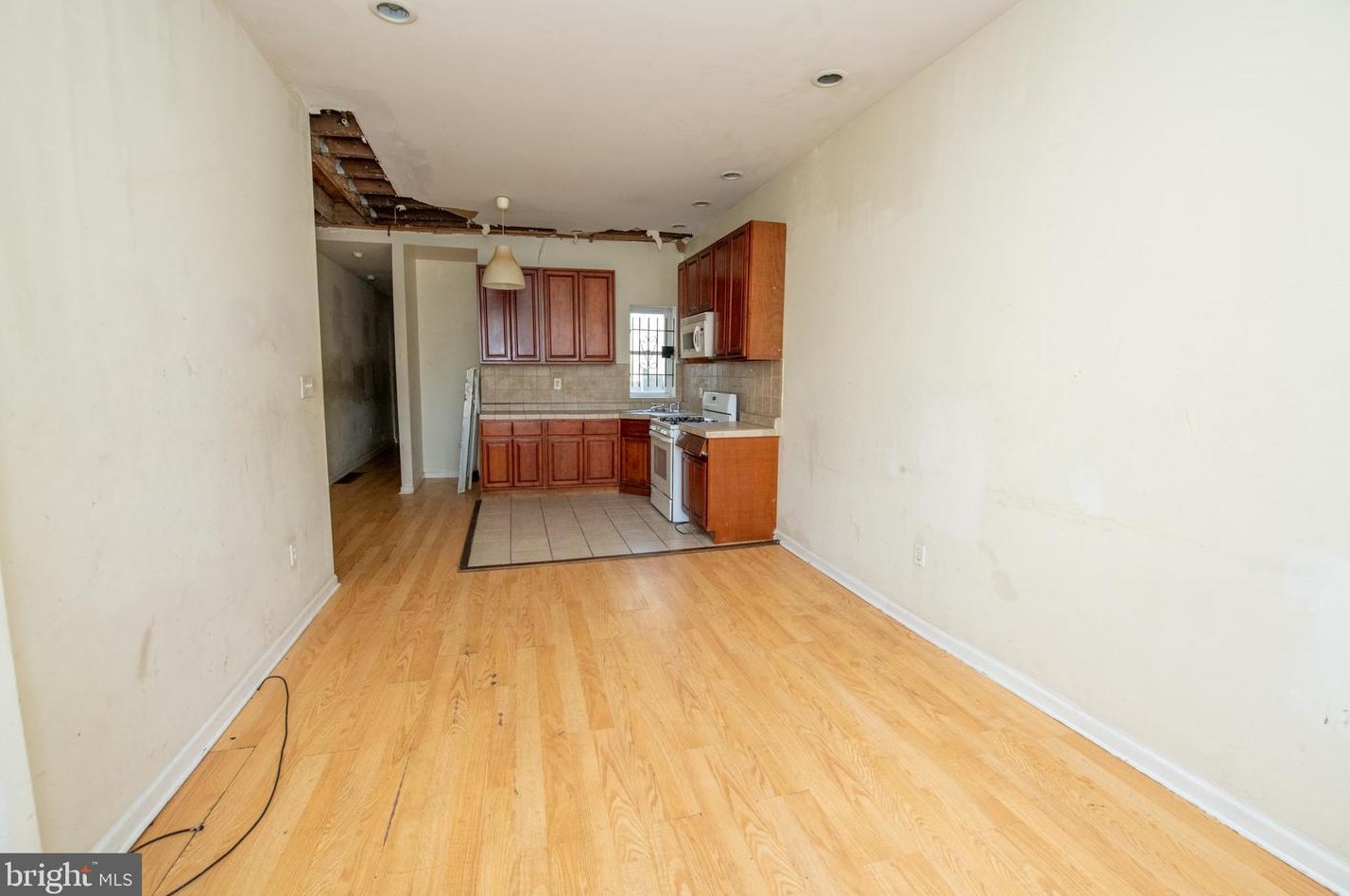 2221 N 21st St, Philadelphia, PA 19132