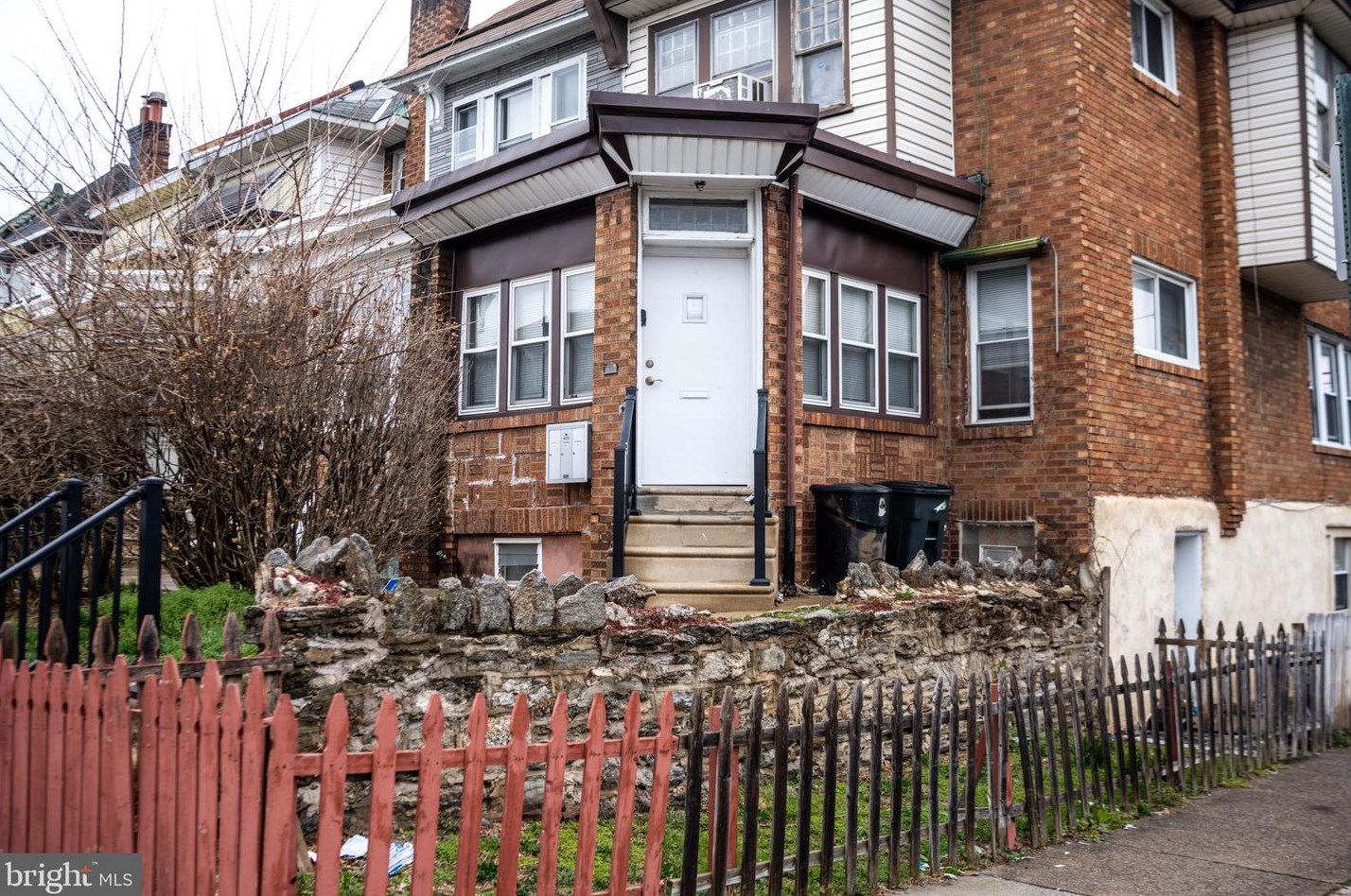 6601 Gratz St, Philadelphia PA  19126-2633 exterior