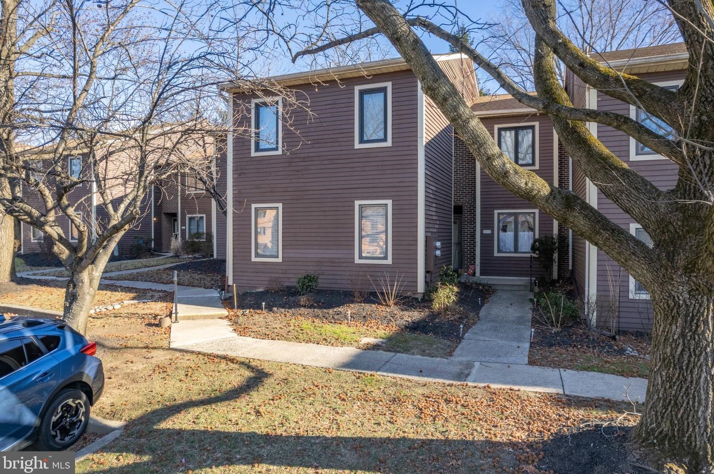 9015 Ayrdale Cres, Philadelphia, PA 19128-1048