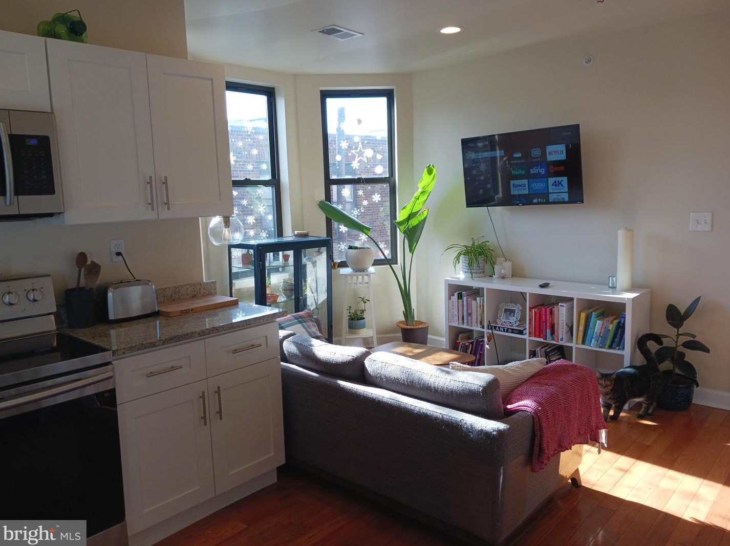 923 S 8th St #3, Philadelphia, PA 19147