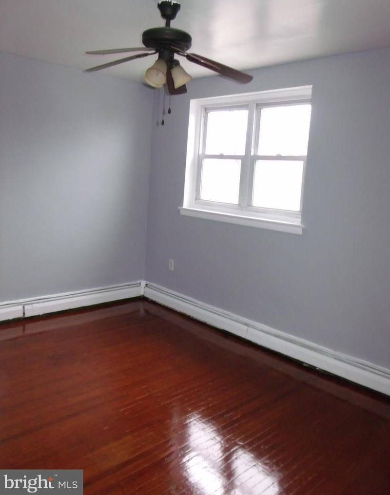 902 E Gorgas Ln, Philadelphia, PA 19150