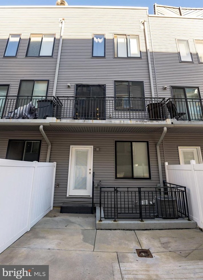 1626 Cambridge St, Philadelphia PA  19130-0016 exterior
