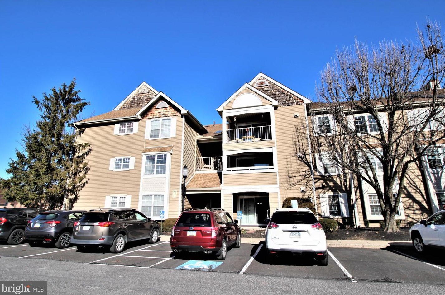 73203 Delaire Landing Rd, Philadelphia, PA 19114-5437