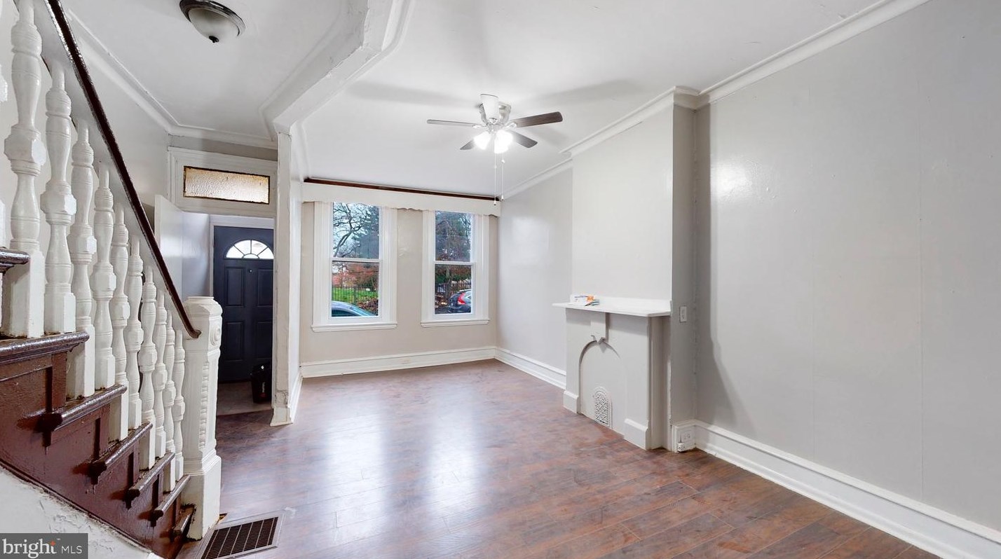 904 W Cambria St, Philadelphia, PA 19133