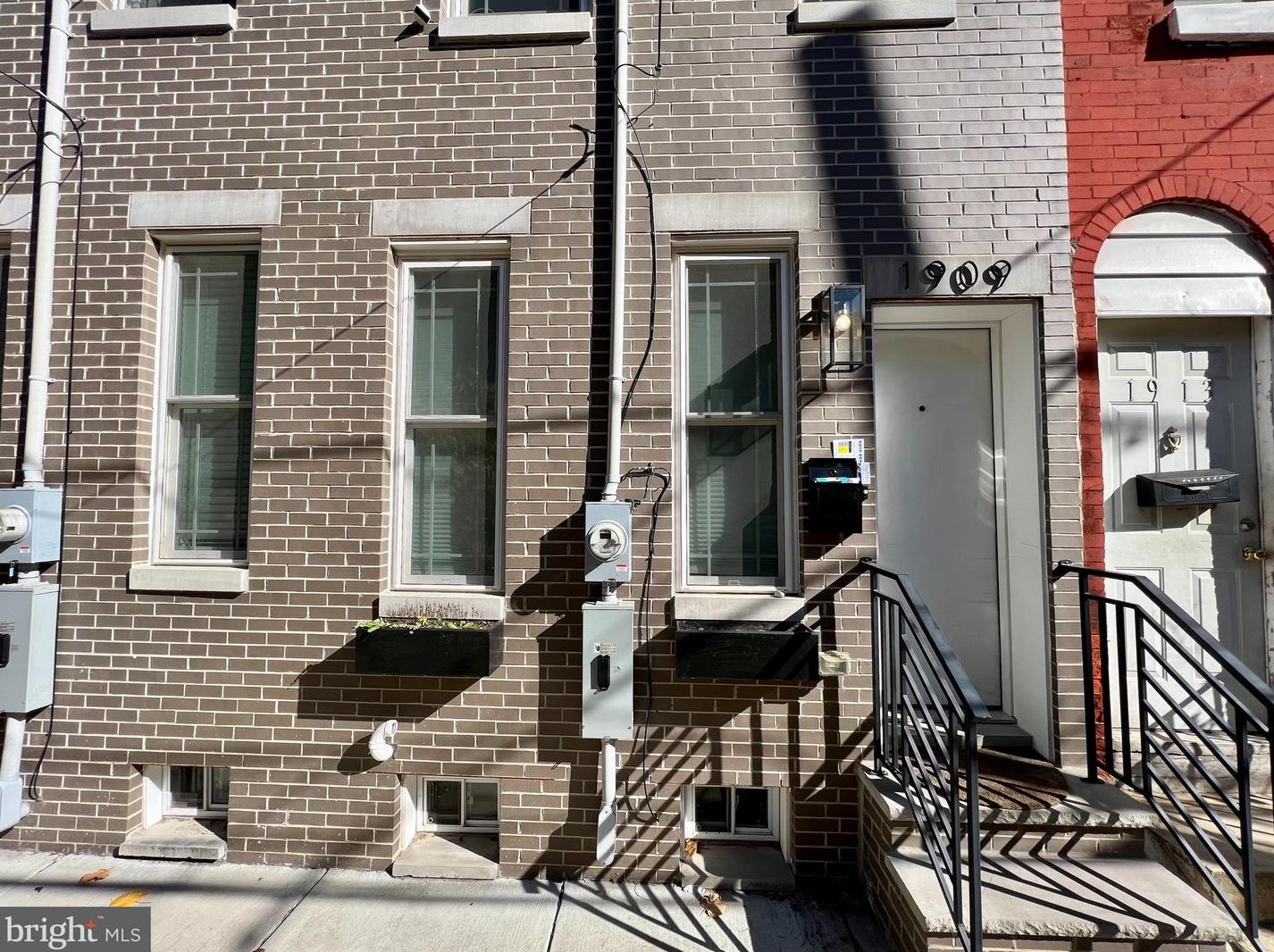 1909 Arizona St, Philadelphia PA  19125-1501 exterior