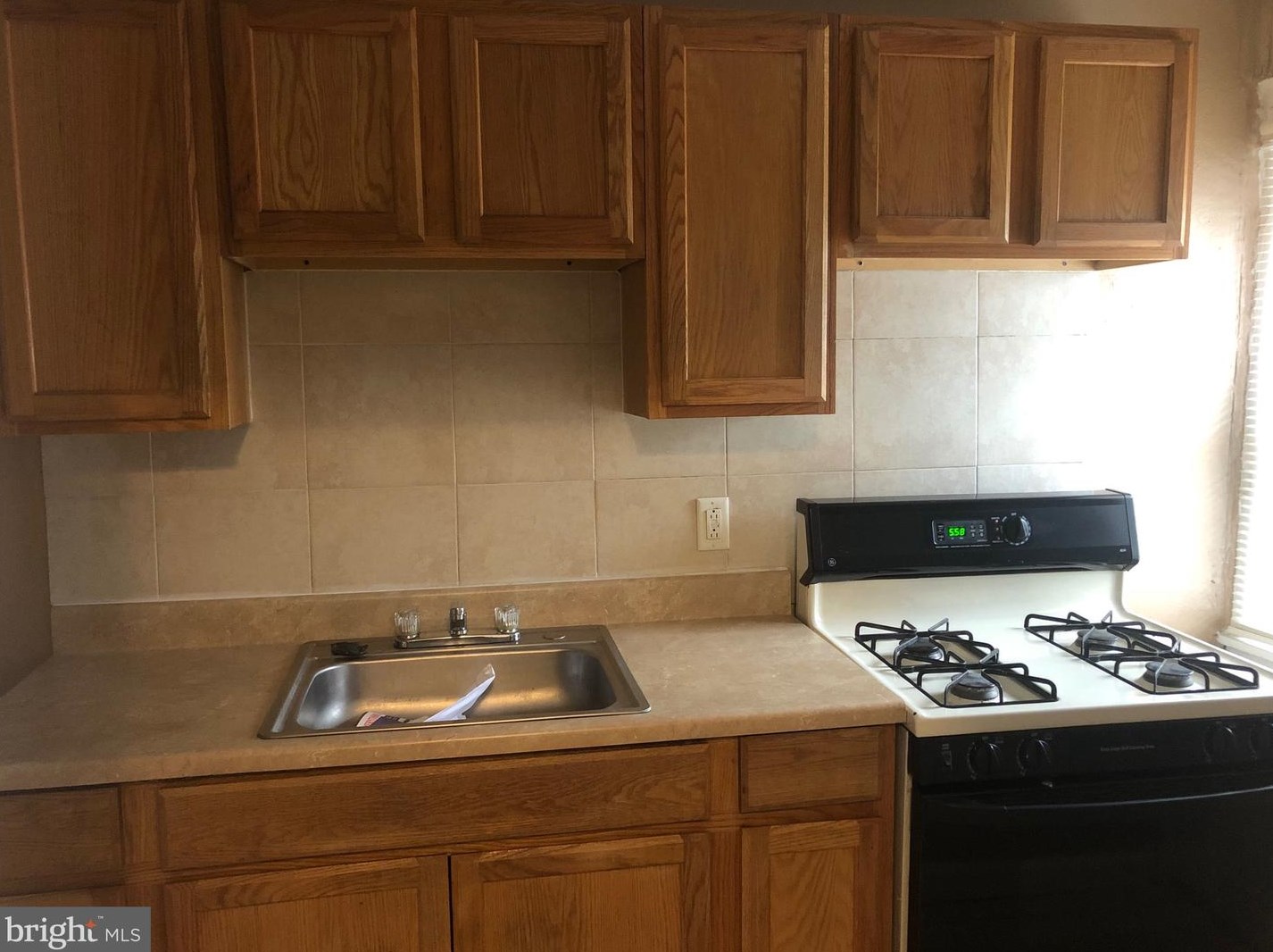 4757 Vista St, Philadelphia, PA 19136-4112