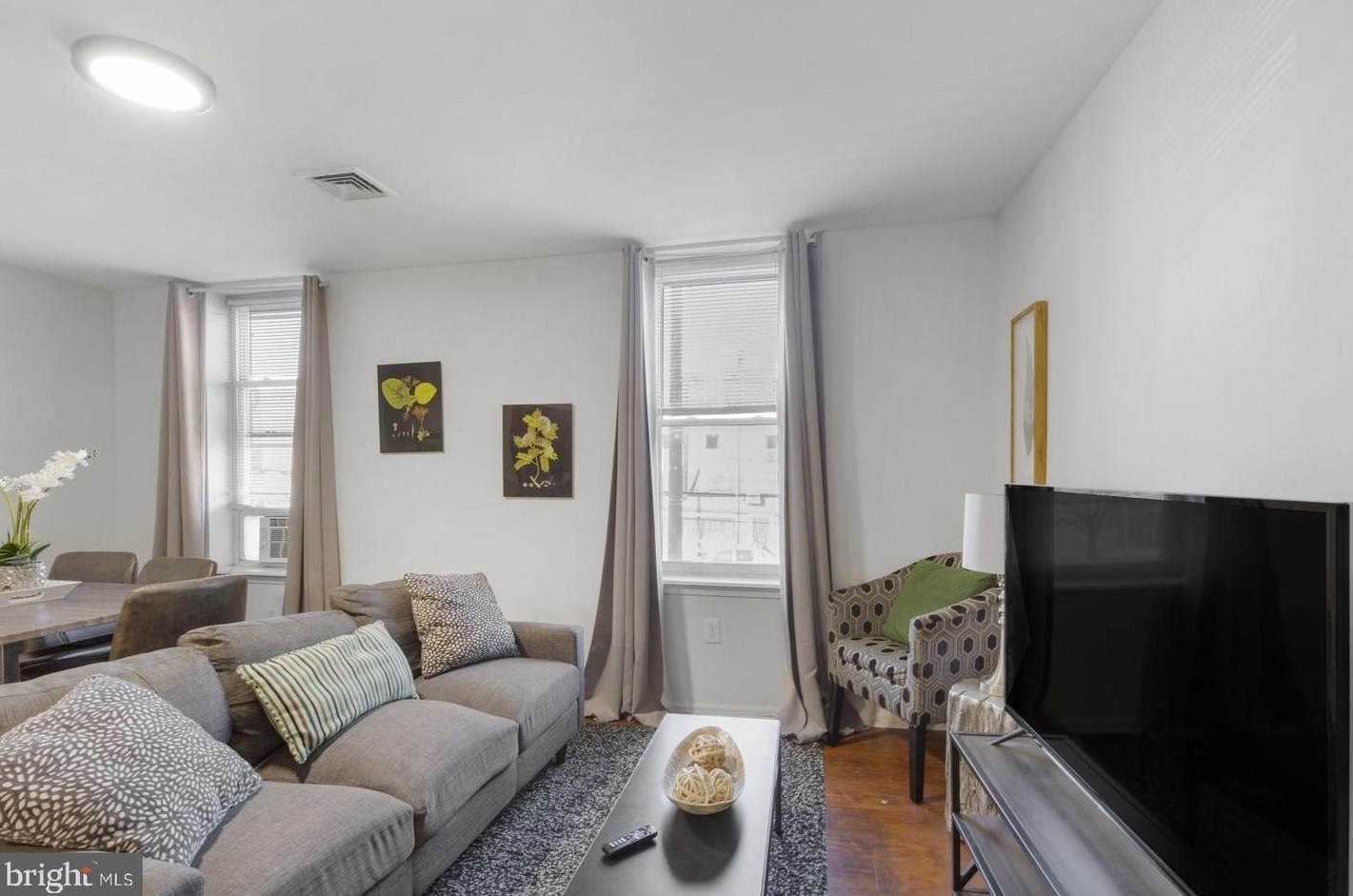 242 W Girard Ave #2, Philadelphia, PA 19123