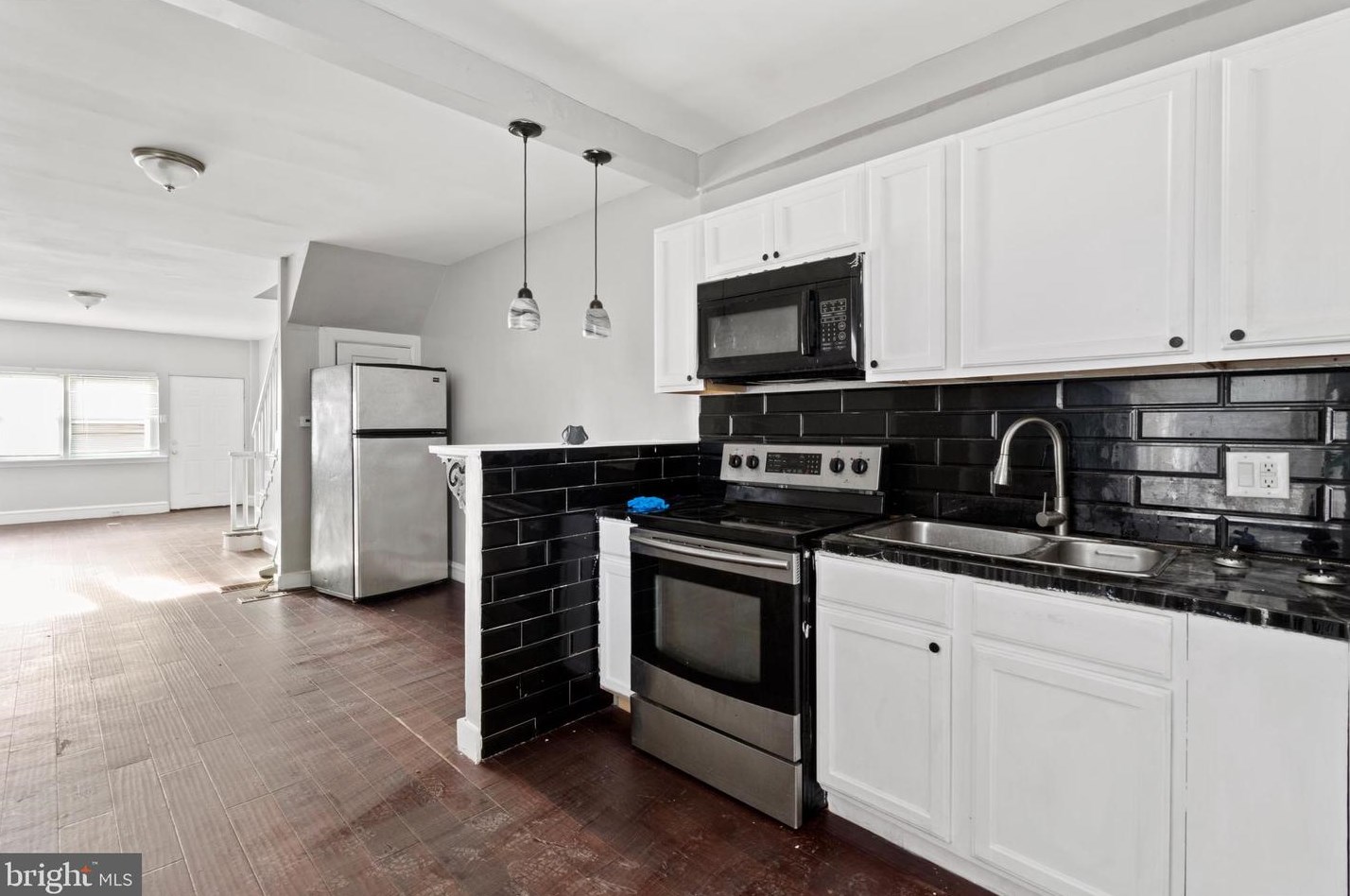 6513 Allman St, Philadelphia PA  19142-1923 exterior