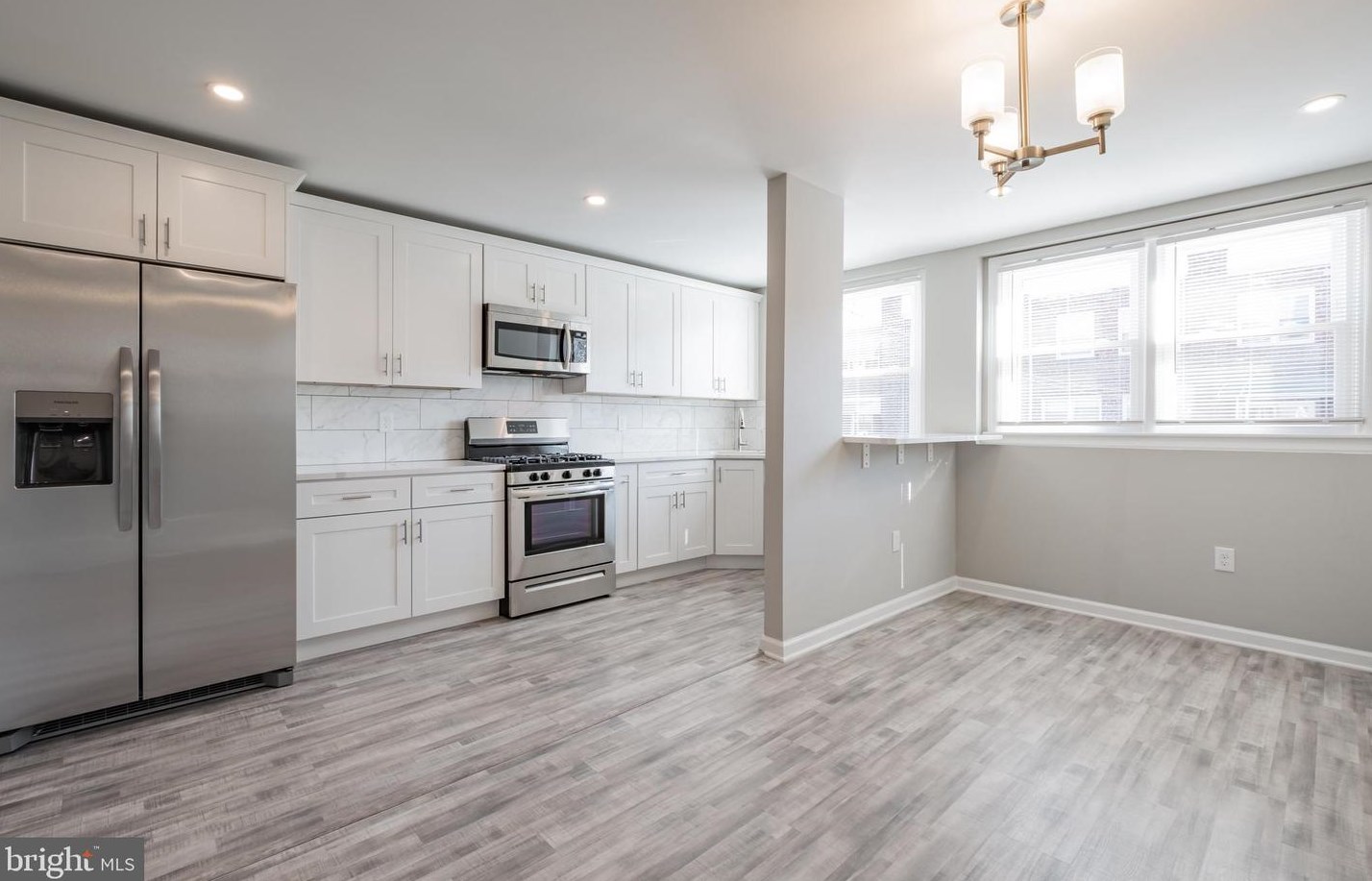 6923 Roosevelt Blvd, Philadelphia, PA 19149-1932