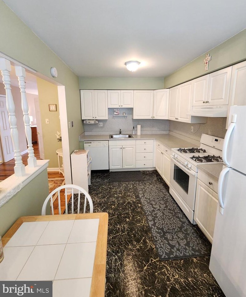 228 Parkdale Rd, Philadelphia, PA 19154-4334