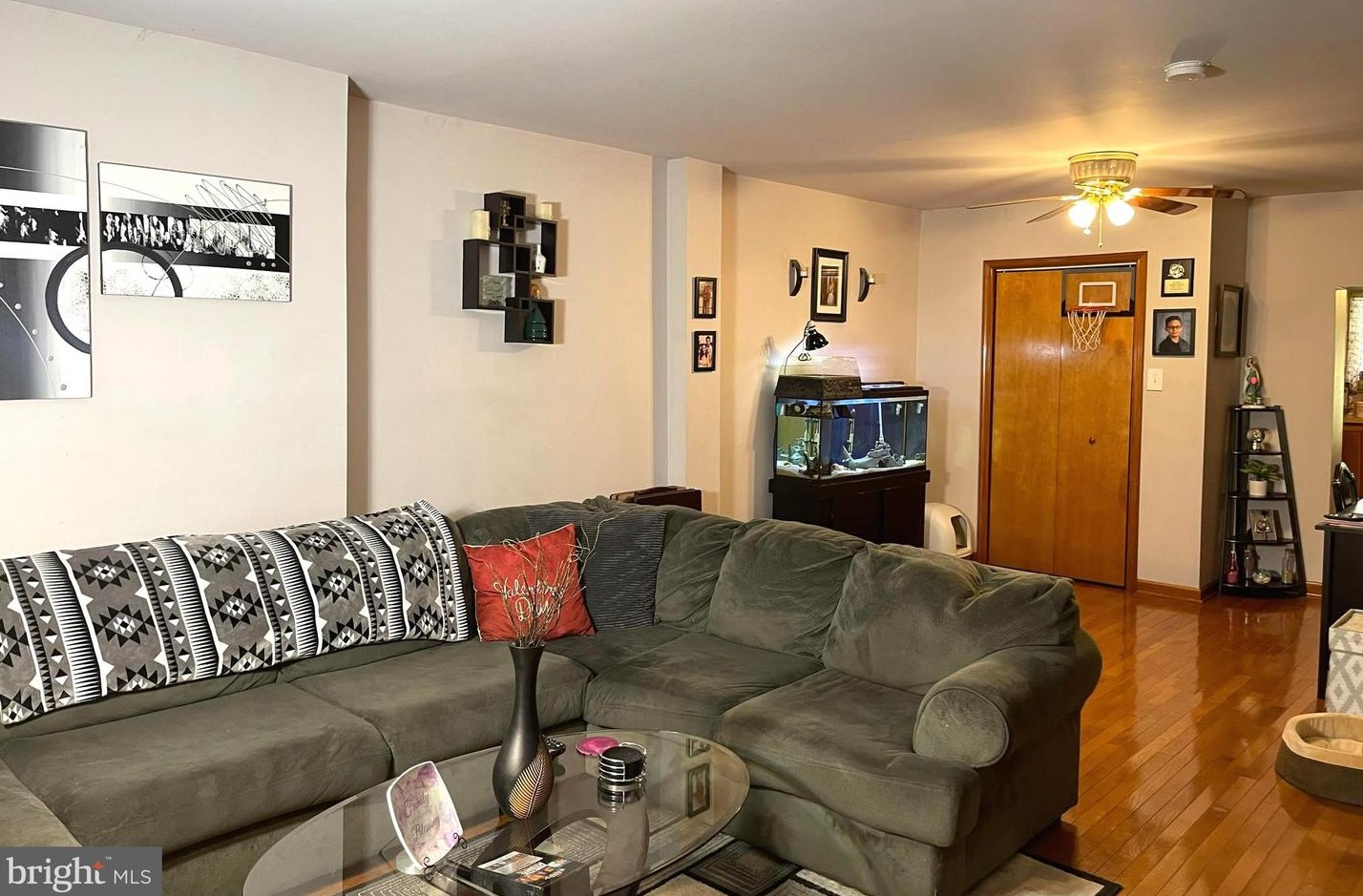 830 Pierce St, Philadelphia, PA 19148-1632