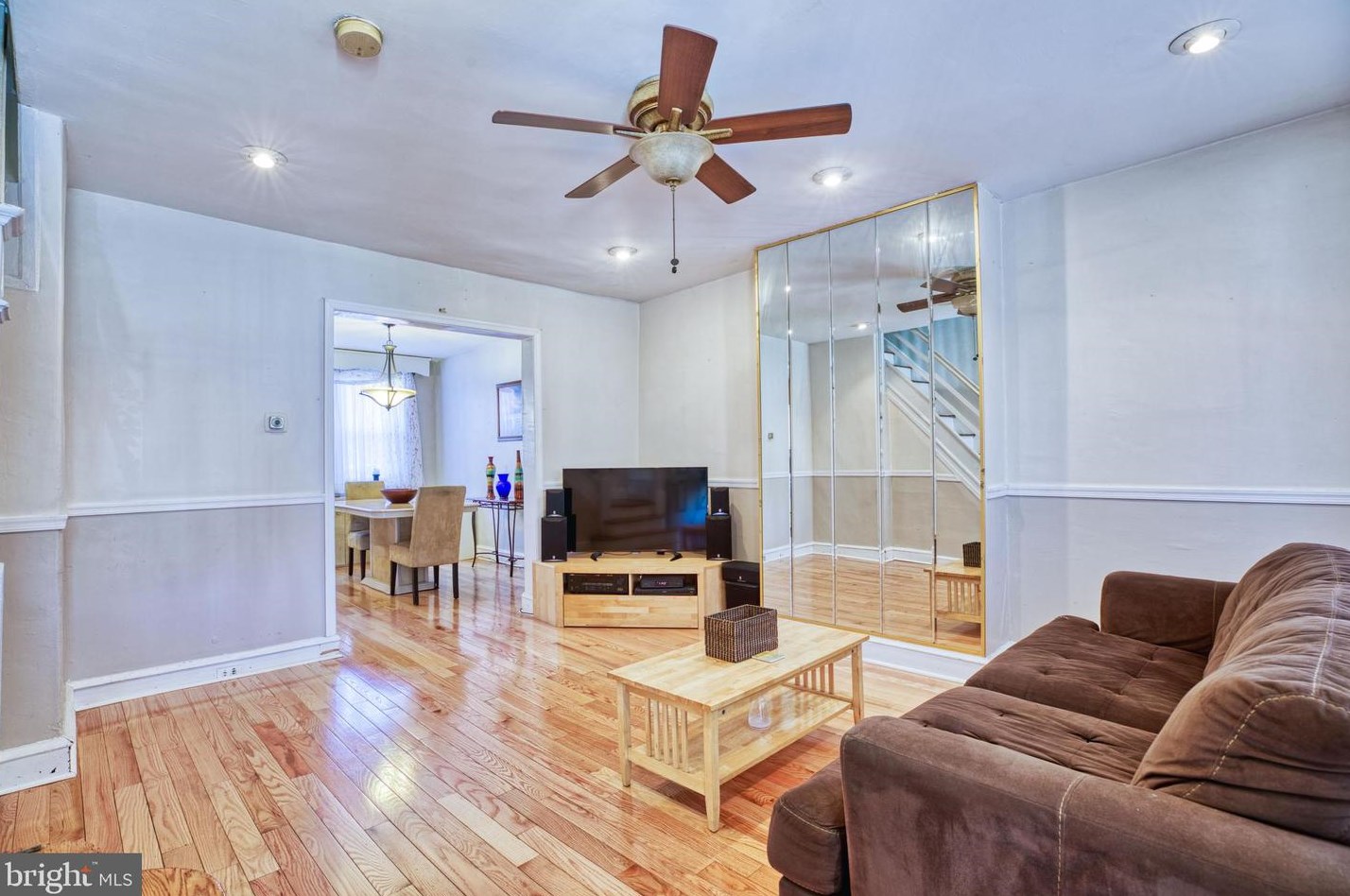 5715 Lambert St, Philadelphia, PA 19138-2909