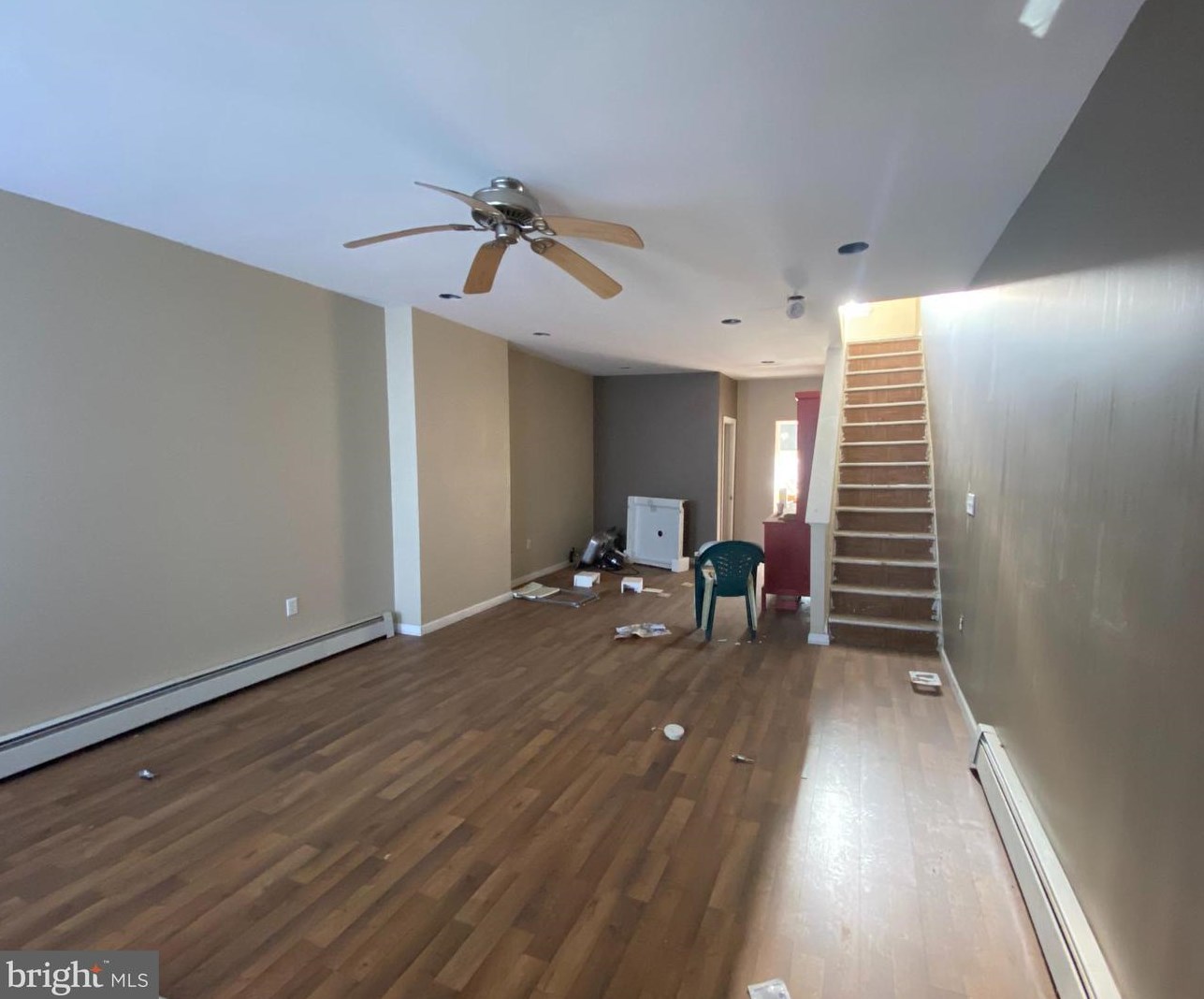 205 Hermit St, Philadelphia, PA 19128-5222