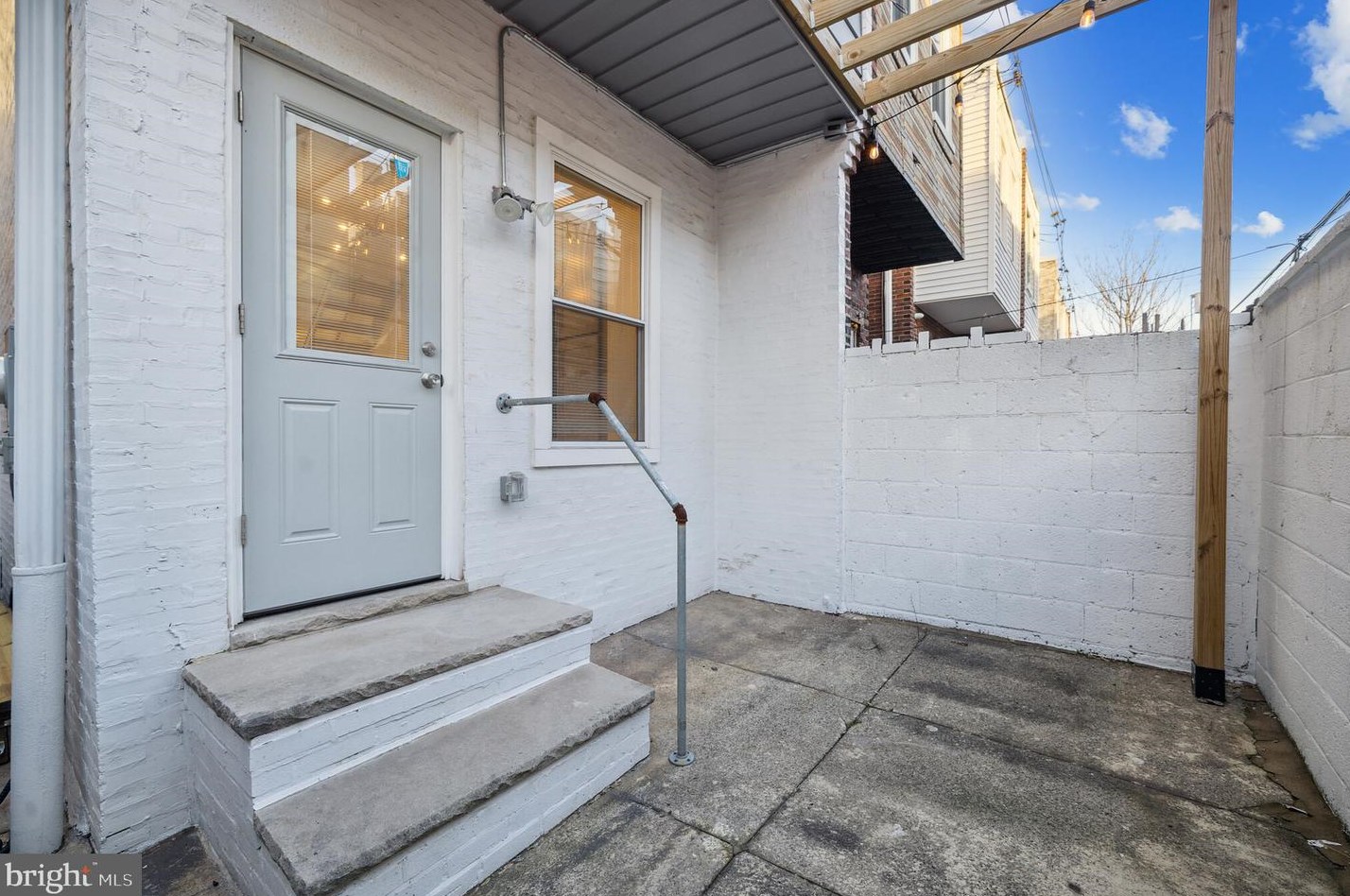 2019 Garnet St, Philadelphia PA  19145-2802 exterior