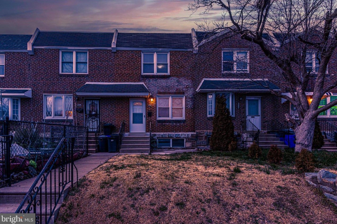6536 Cottage St, Philadelphia, PA 19135-2711