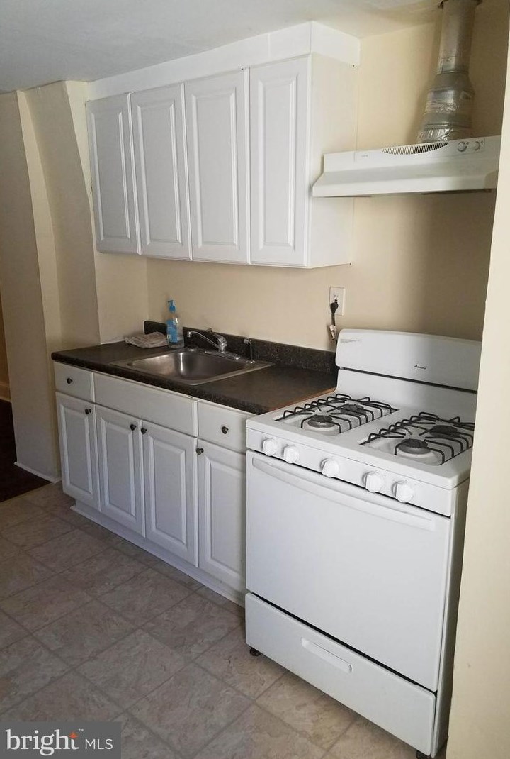 636 Sigel St, Philadelphia, PA 19148