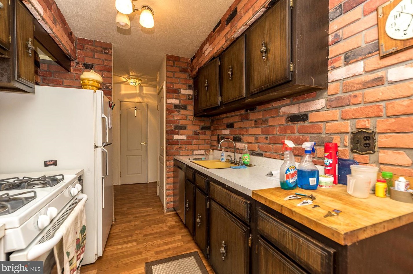 10874 Knights Rd, Philadelphia, PA 19154-4208