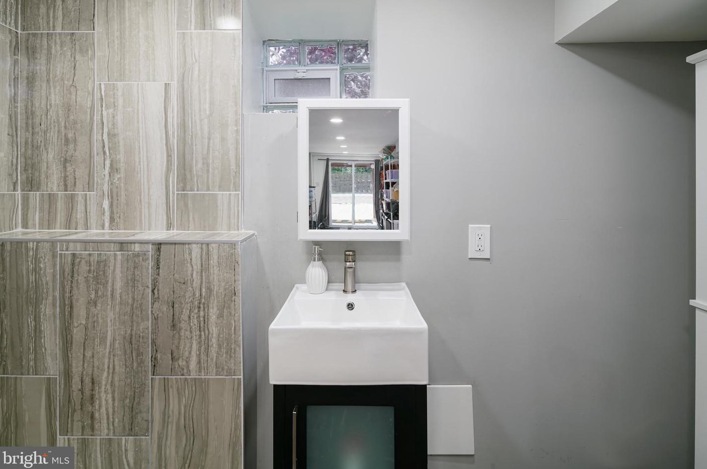 1054 Upsal St, Philadelphia PA  19119-3715 exterior