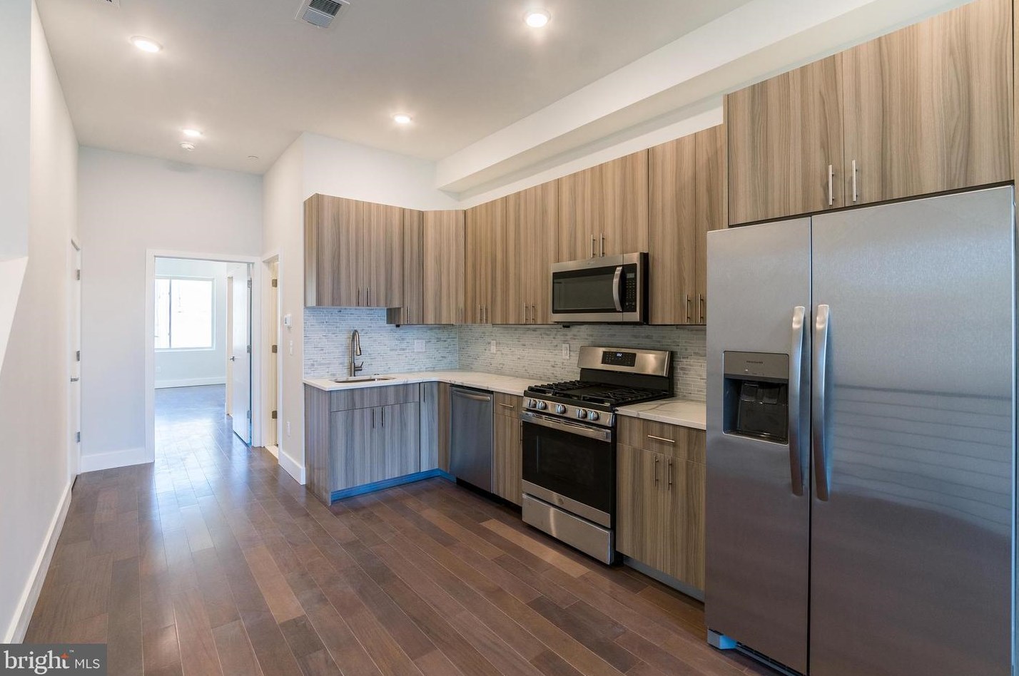 1221 N 15th St #unit B, Philadelphia, PA 19121