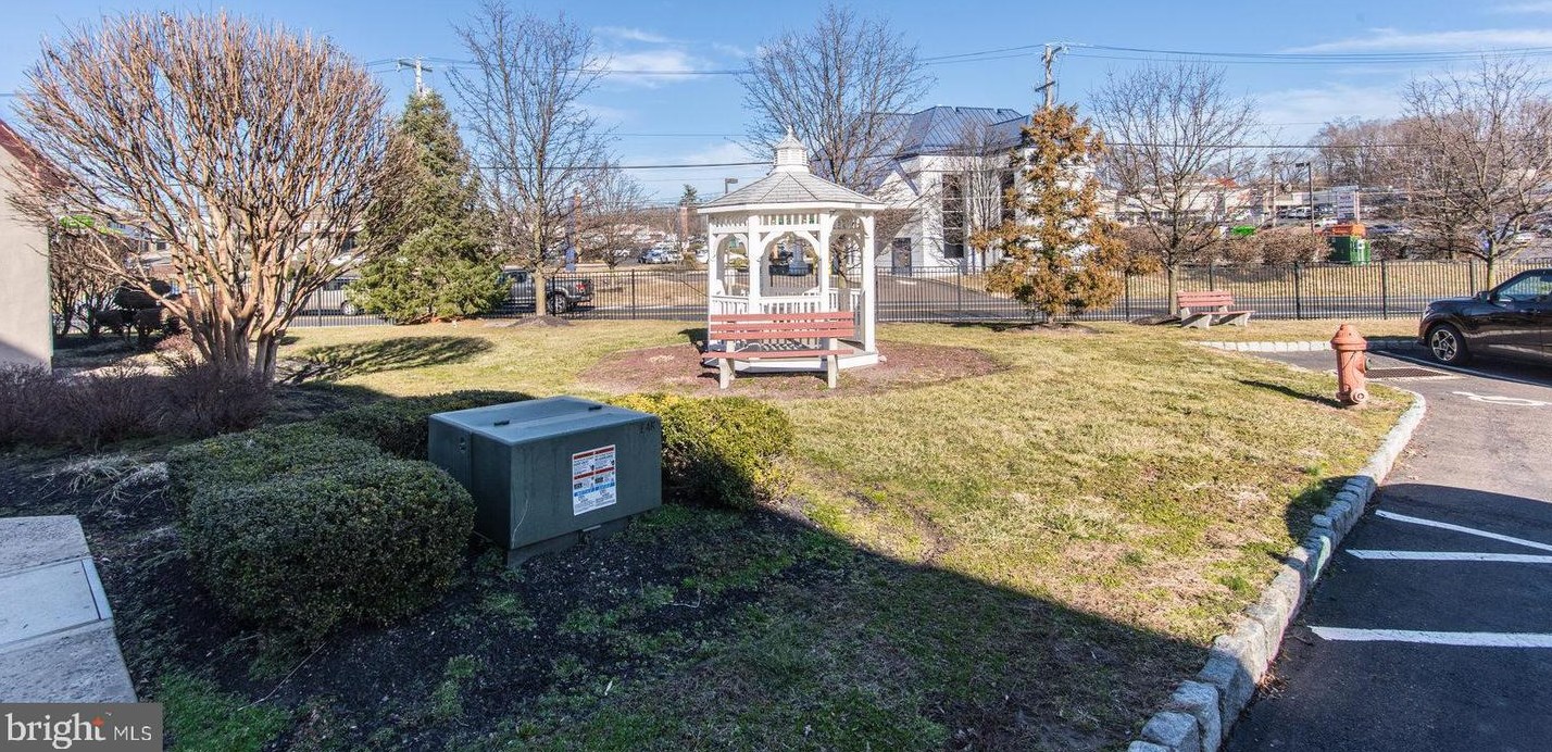 1630 Welsh Rd, Philadelphia PA  19115-5405 exterior