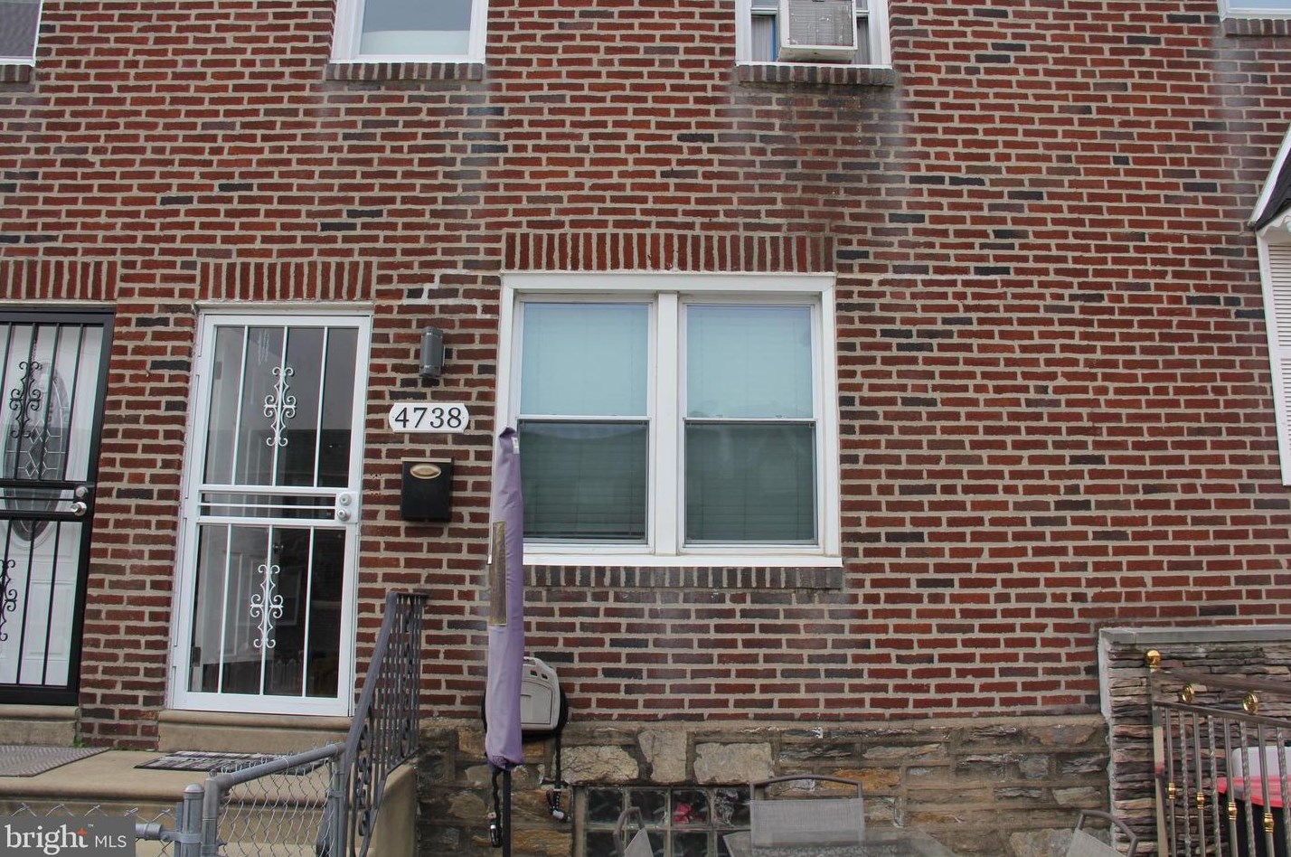 4738 Ashville St, Philadelphia, PA 19136-3302