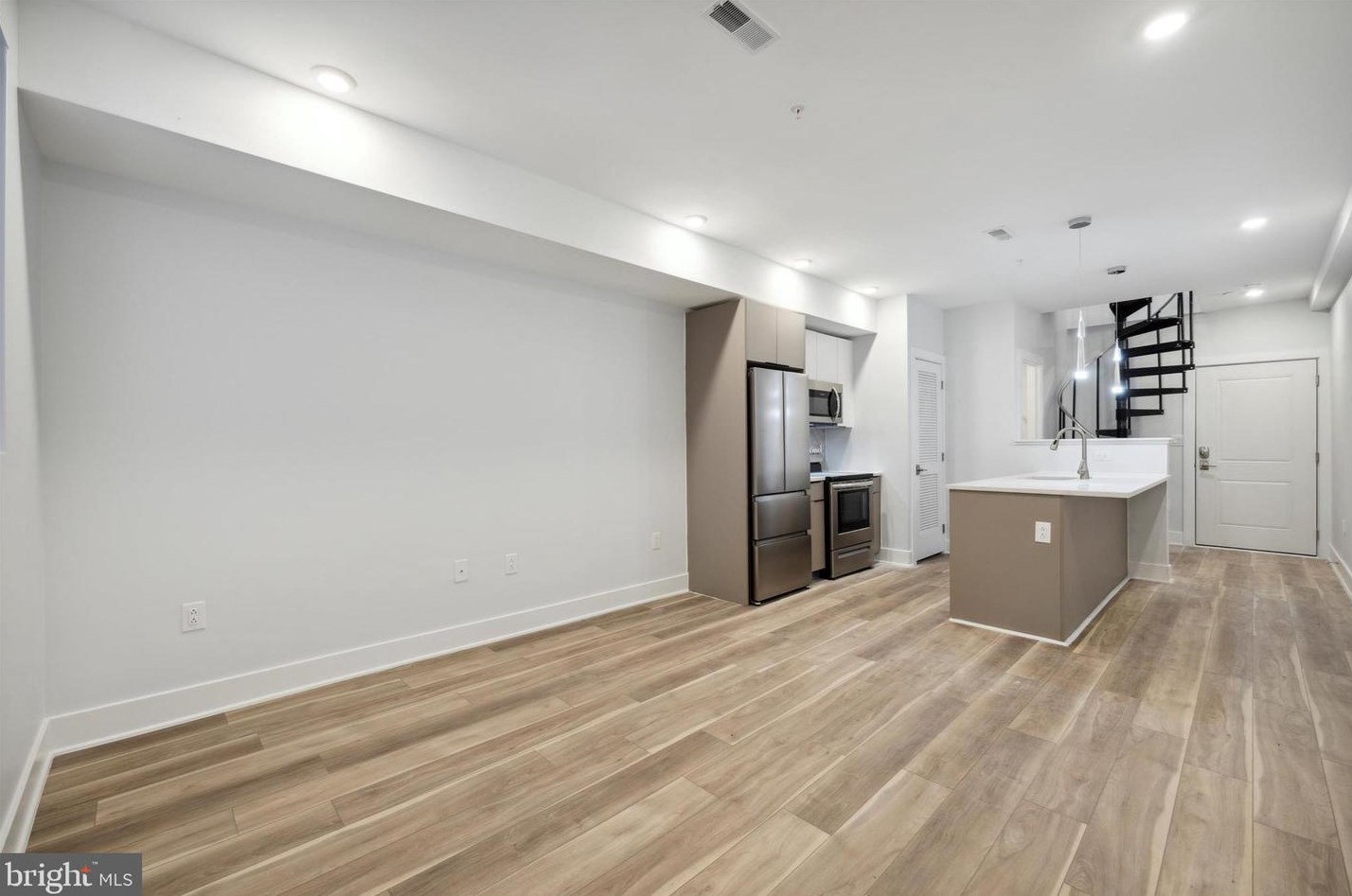 3841 Wallace St #2, Philadelphia, PA 19104