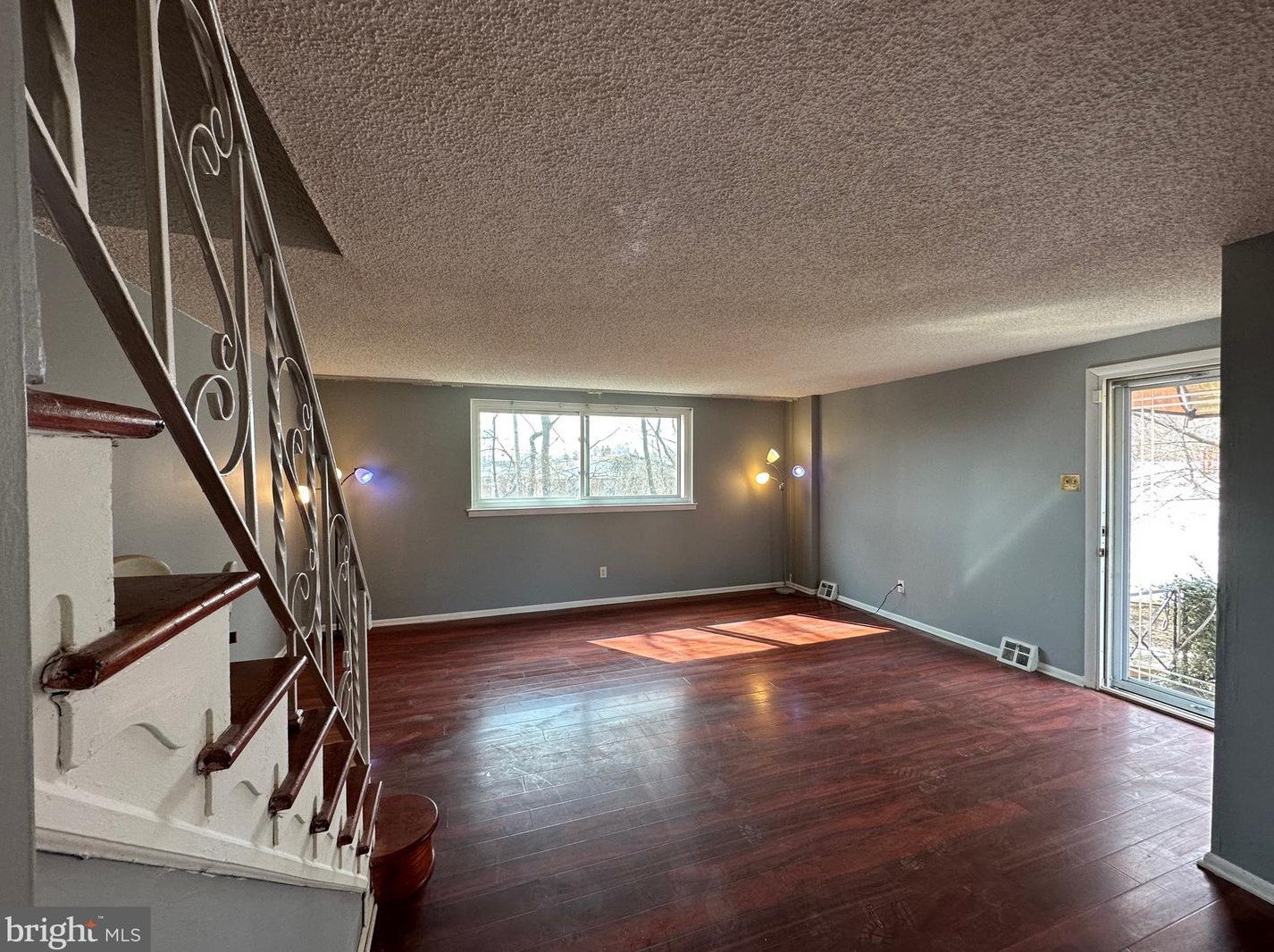 464 Tomlinson Rd, Philadelphia PA  19116-3339 exterior