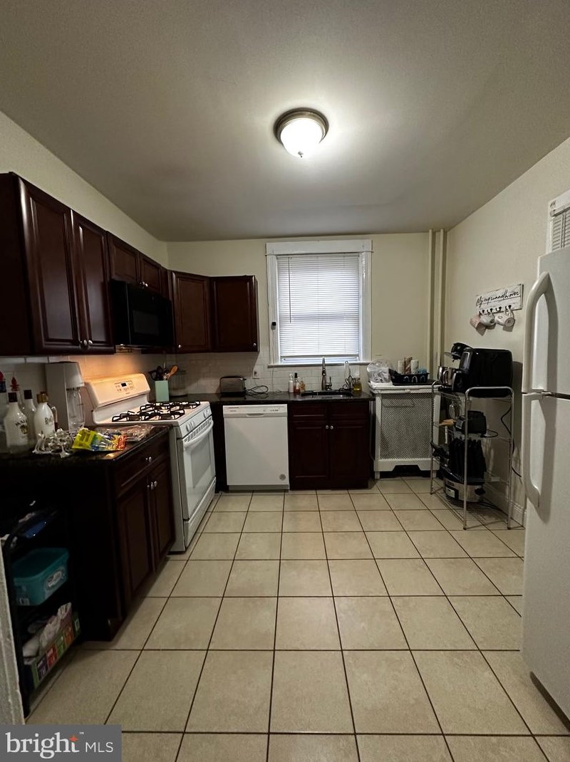 3424 Tyson Ave, Philadelphia PA  19149-2016 exterior