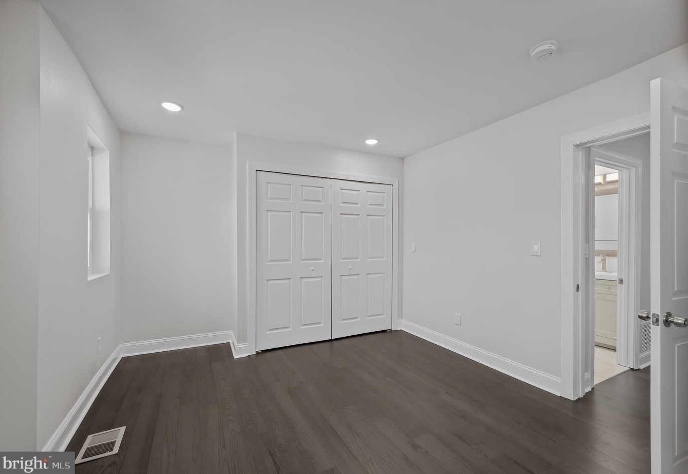 6012 Cedarhurst St, Philadelphia PA  19143-3105 exterior