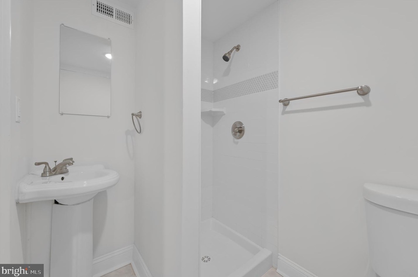 6012 Cedarhurst St, Philadelphia PA  19143-3105 exterior