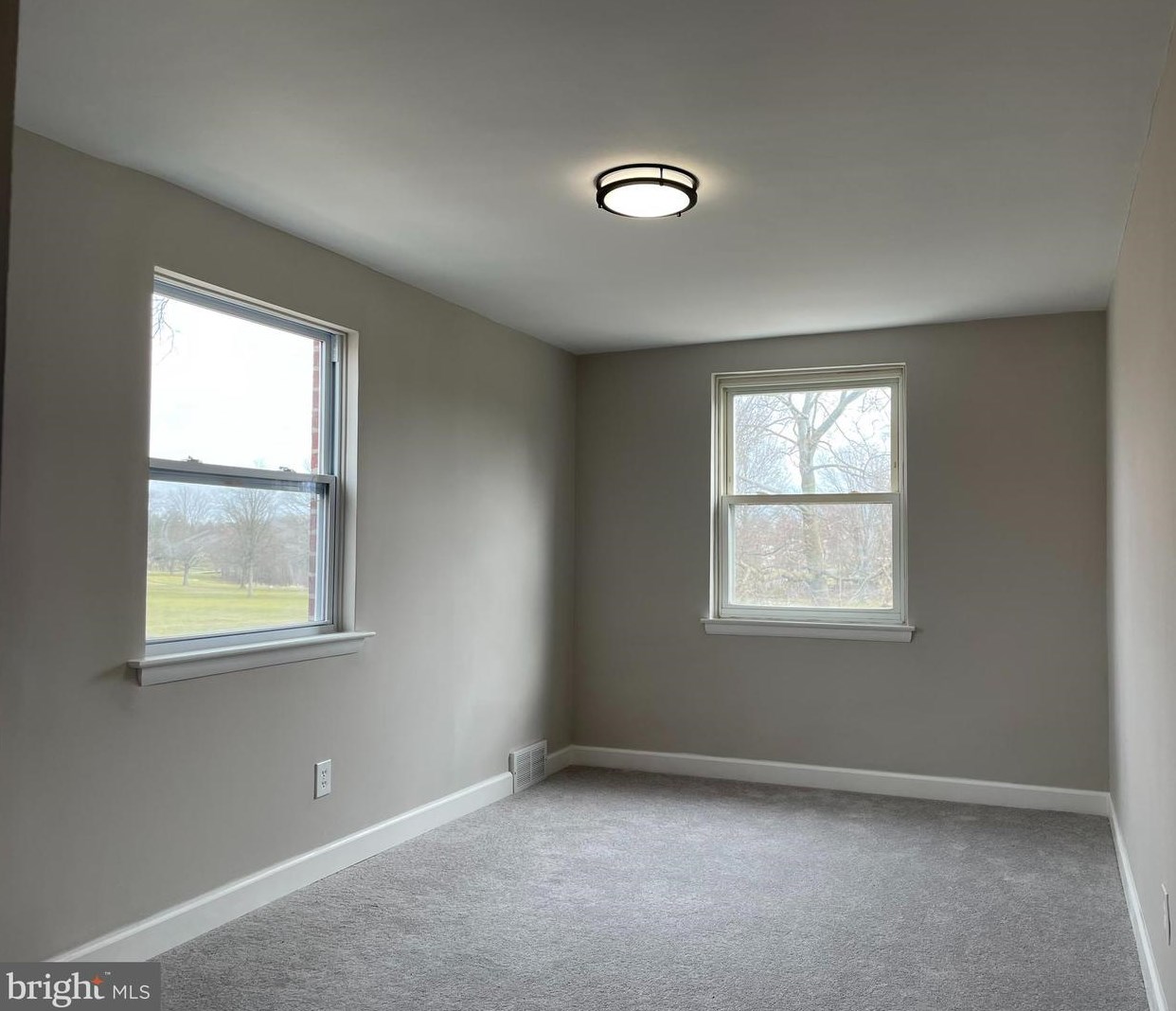 9251 Outlook Ave, Philadelphia PA  19114-3608 exterior