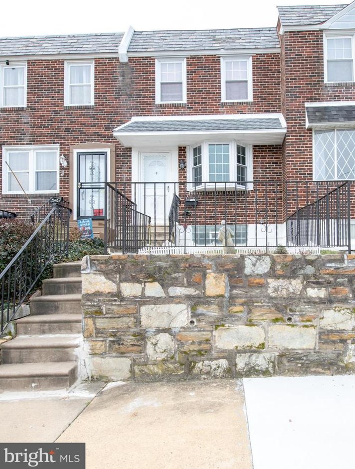 4502 Hale St, Philadelphia, PA 19135-3206