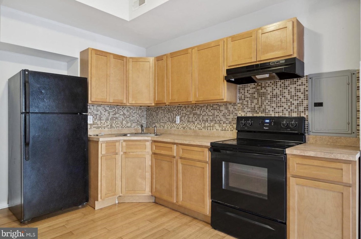 1232 N 15th St #2, Philadelphia, PA 19121