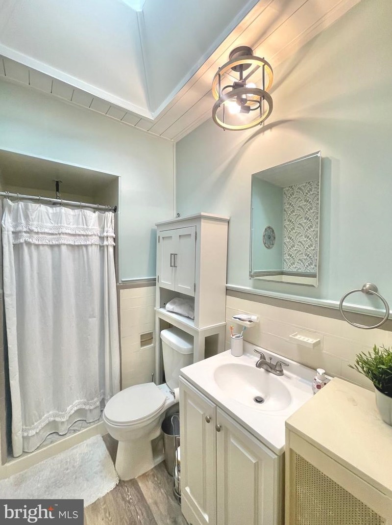 1360 Luzerne St, Philadelphia PA  19124-5360 exterior