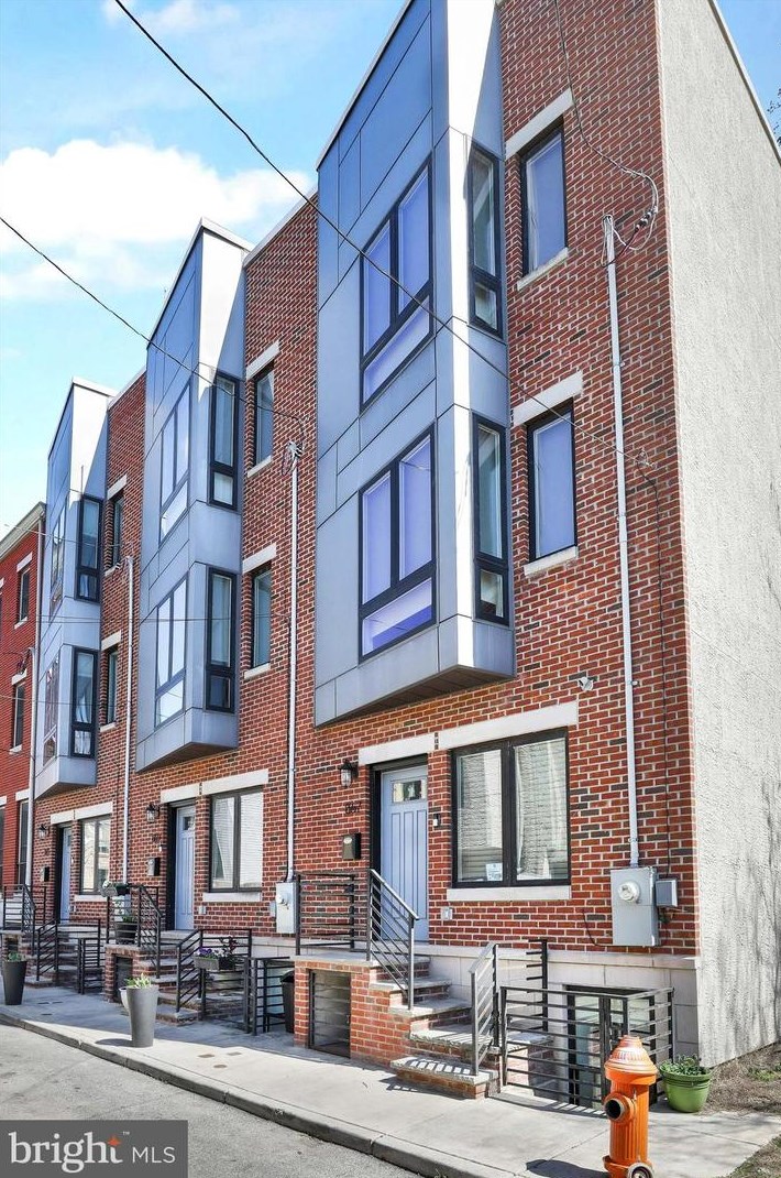 867 Opal St, Philadelphia, PA 19130-2055