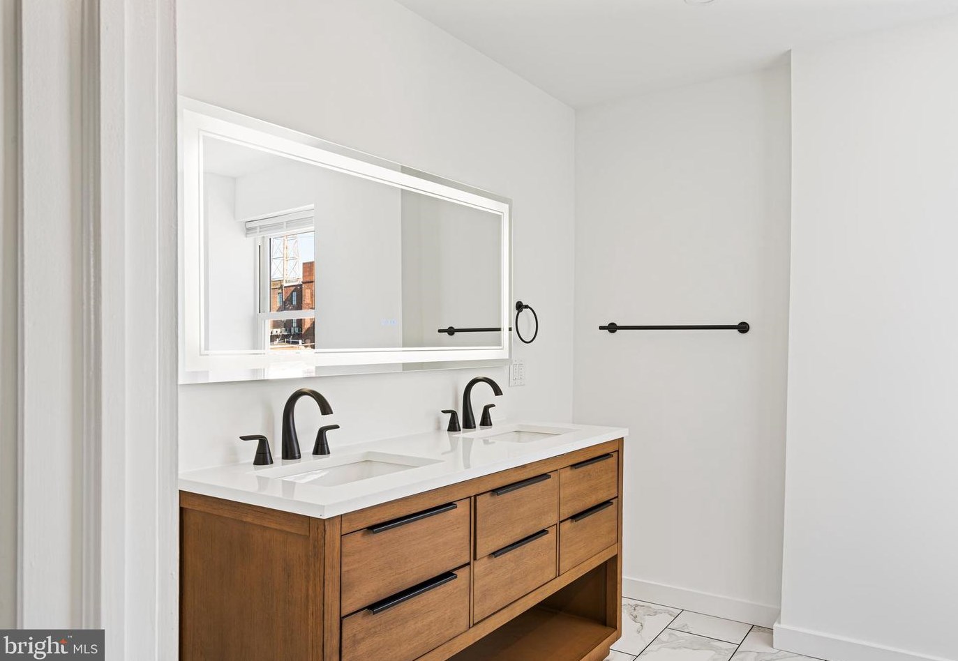 2204 Huntingdon St, Philadelphia PA  19132-3622 exterior