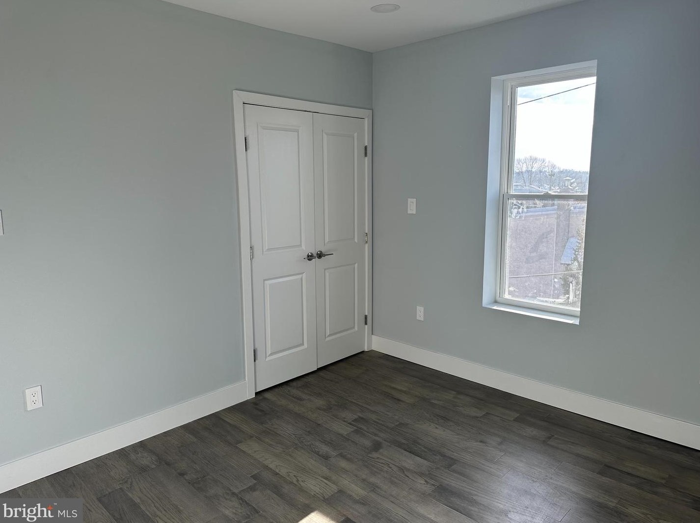 484 Shurs Ln, Philadelphia PA  19128-3506 exterior