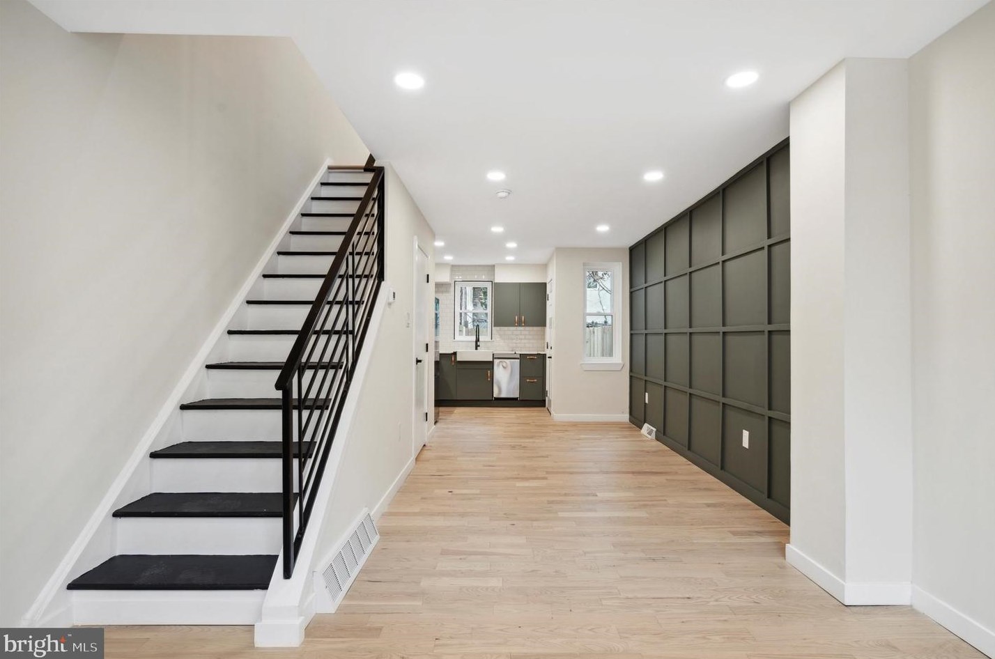 1255 Newkirk St, Philadelphia PA  19146-3625 exterior