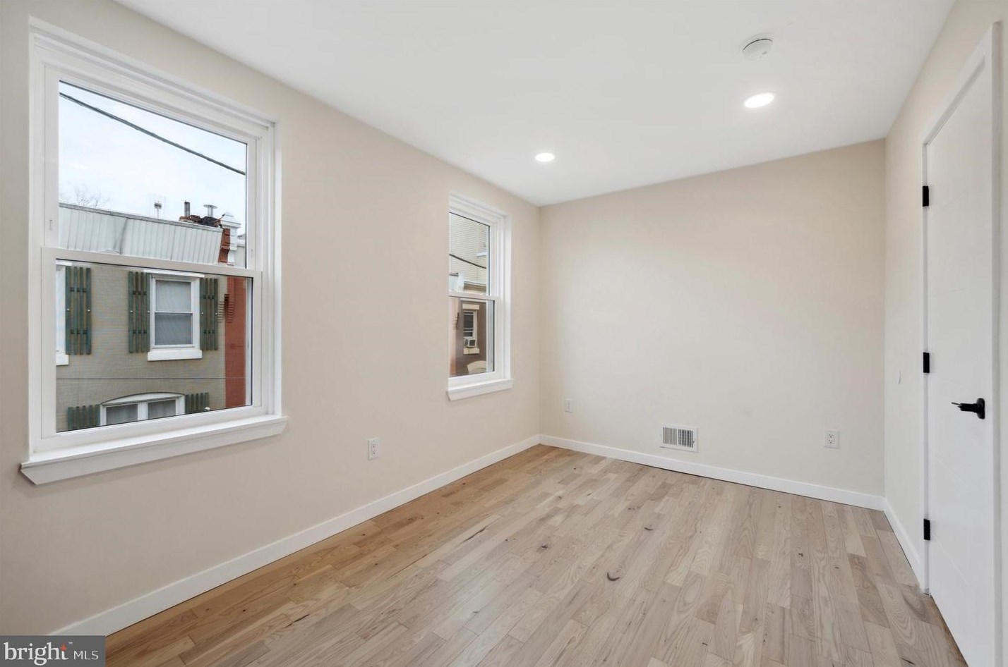 1255 Newkirk St, Philadelphia PA  19146-3625 exterior